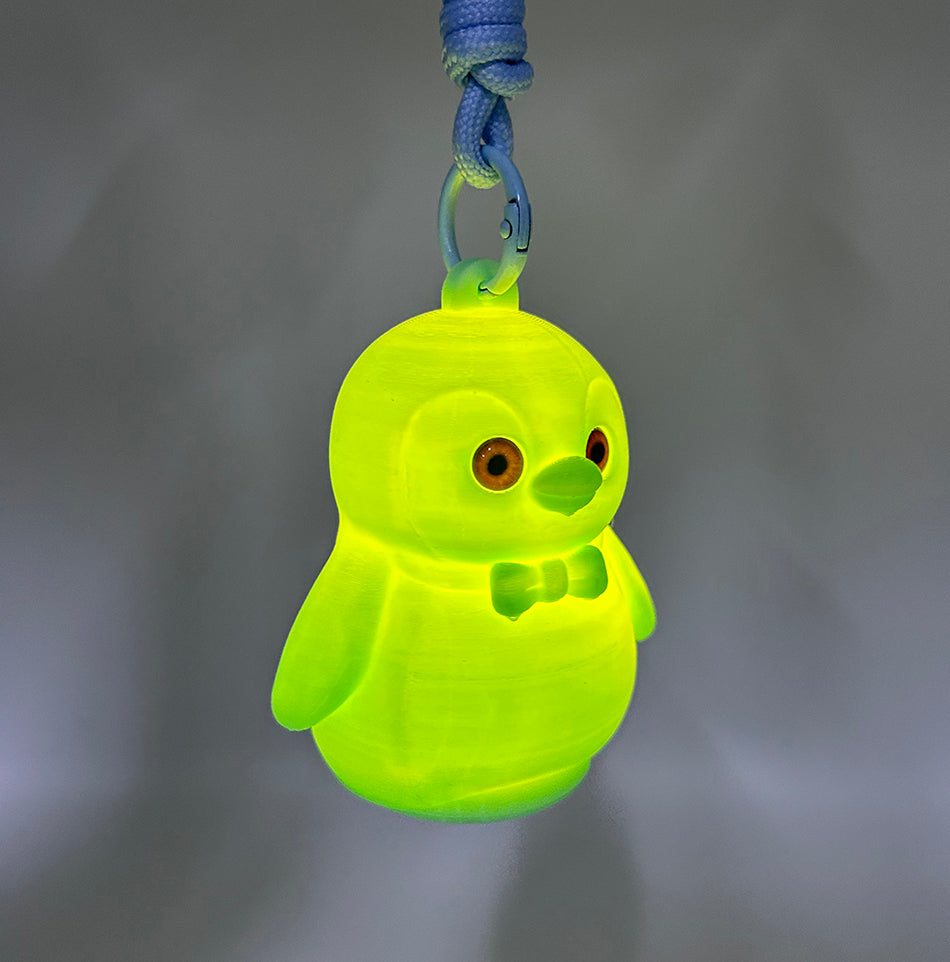 3D Printed Green and White Gradient Penguin 2026 Pendant Night Light Ambient Light Fashion Keychain Pendant Light