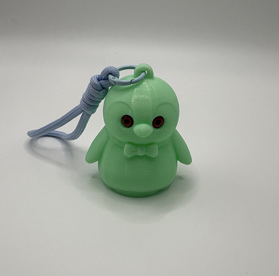 3D Printed Green and White Gradient Penguin 2026 Pendant Night Light Ambient Light Fashion Keychain Pendant Light
